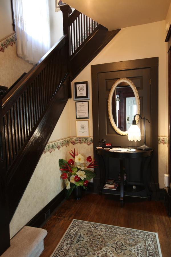 Bed & Breakfast Ambiance By The Falls
