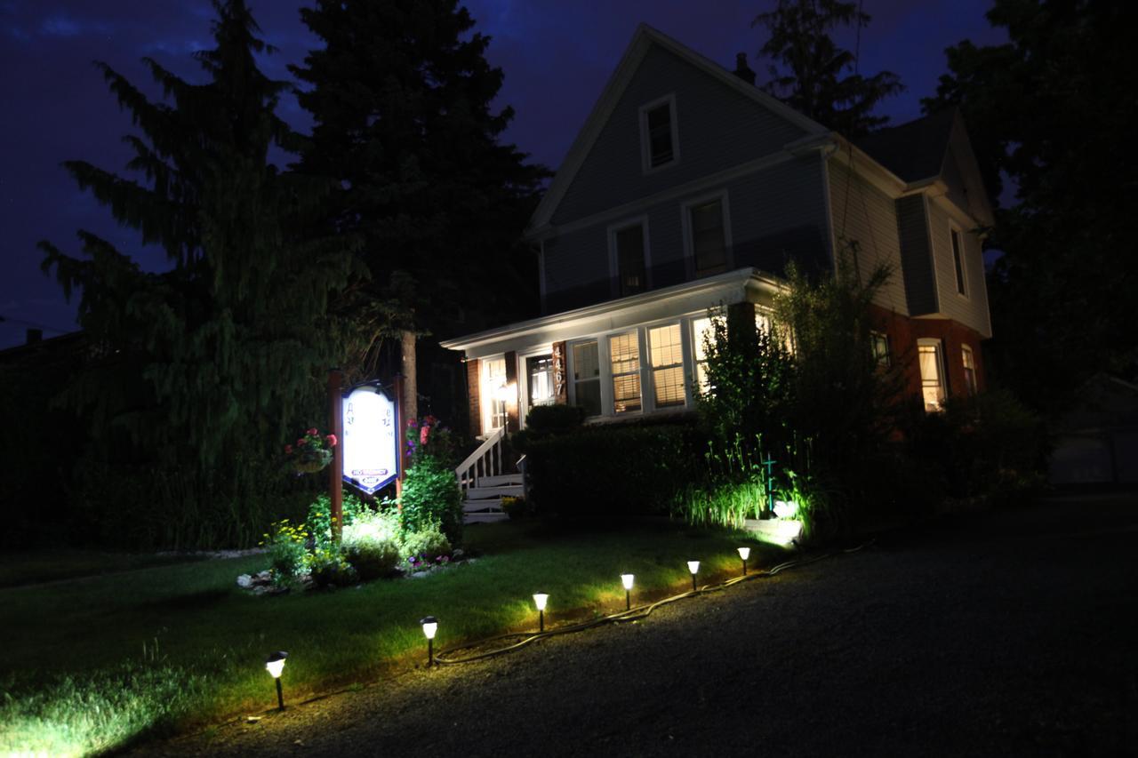 Bed & Breakfast Ambiance By The Falls Niagara Falls